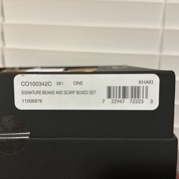 NIB New Coach Logo Hat and Scarf Gift Box Set $225 MSRP - Picture 6 of 6